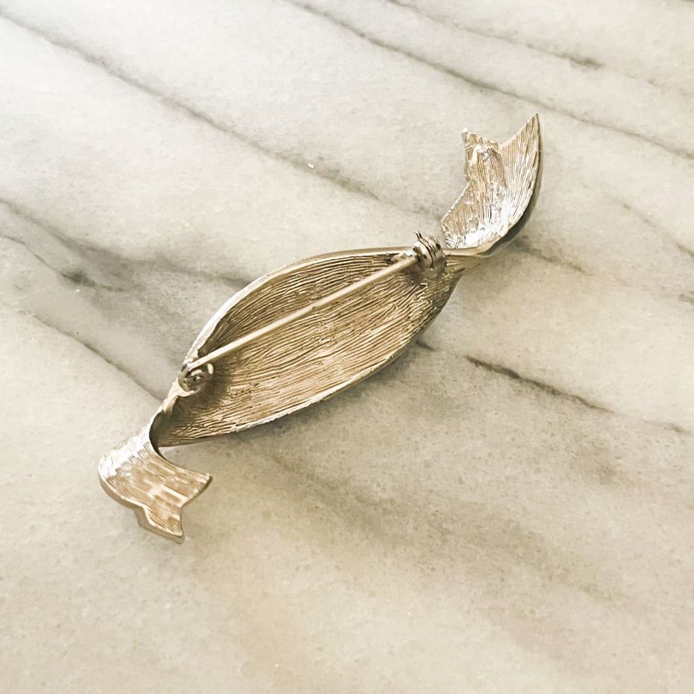 Vintage Textured Metal Ribbon Brooch Pin Silver Toned Metal Retro MCM Unsigned - Picture 4 of 6